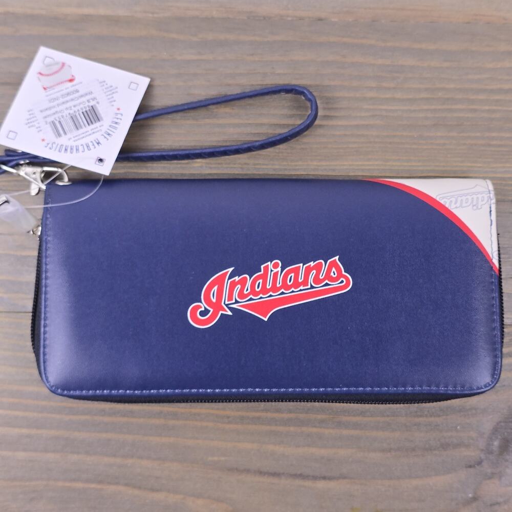 Cleveland Indians - Little Earth Productions Full Zip Womens Long Wallet - NWT